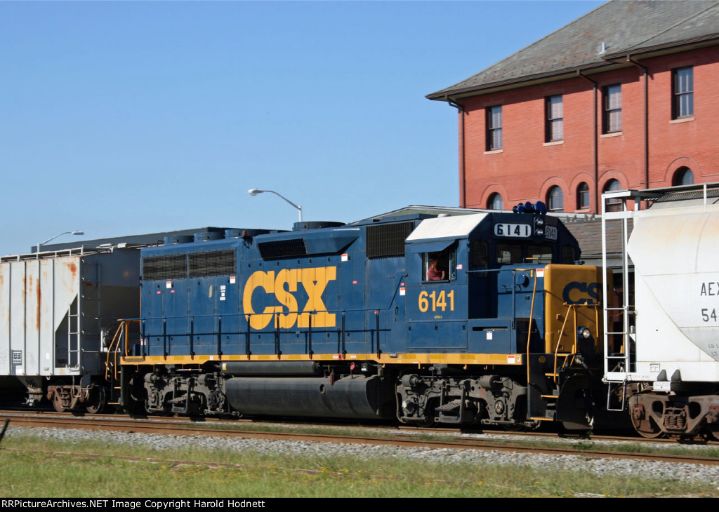 CSX 6141 leads train Y122 past the station